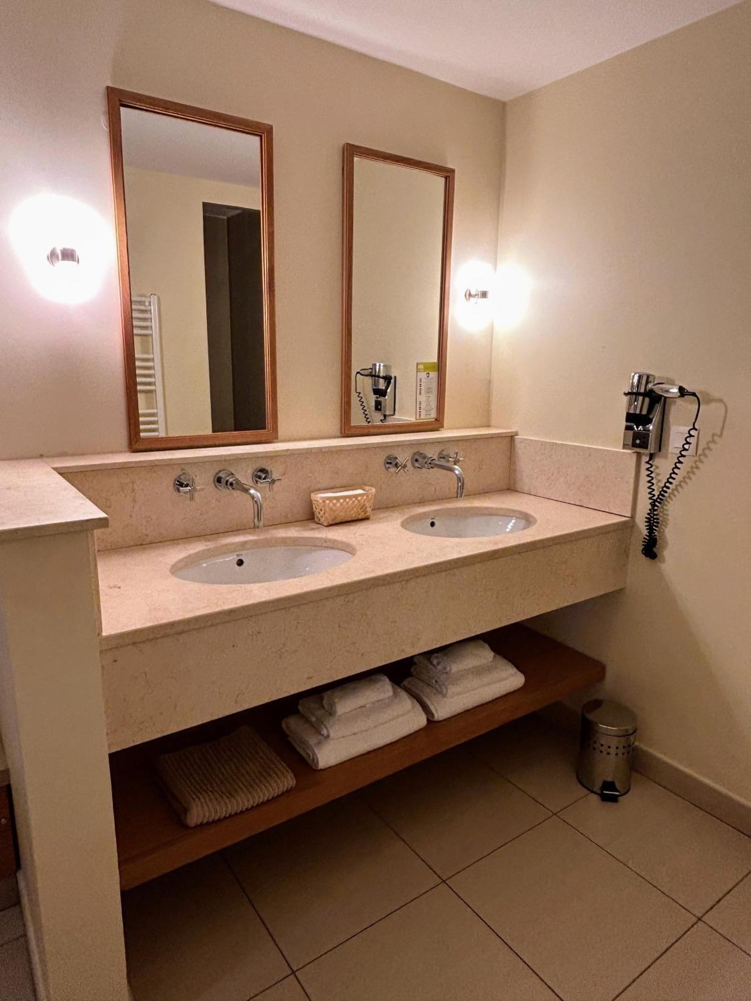Suite Superieure Domaine Du Golf St Endreol, 1 A 2 Personnes La Motte エクステリア 写真