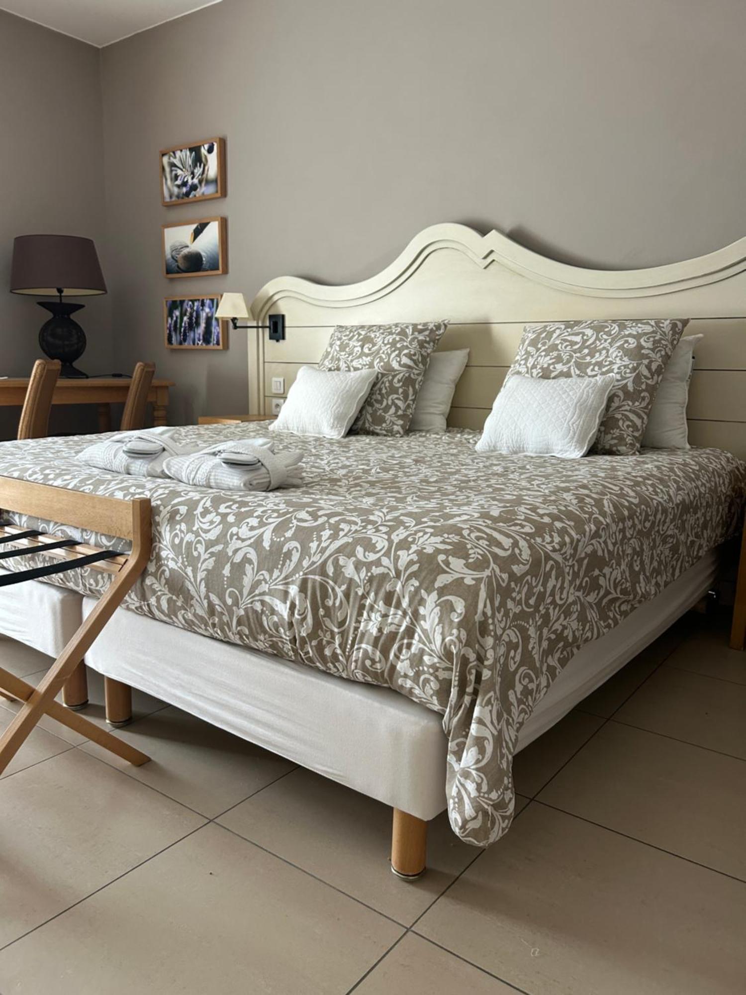 Suite Superieure Domaine Du Golf St Endreol, 1 A 2 Personnes La Motte エクステリア 写真